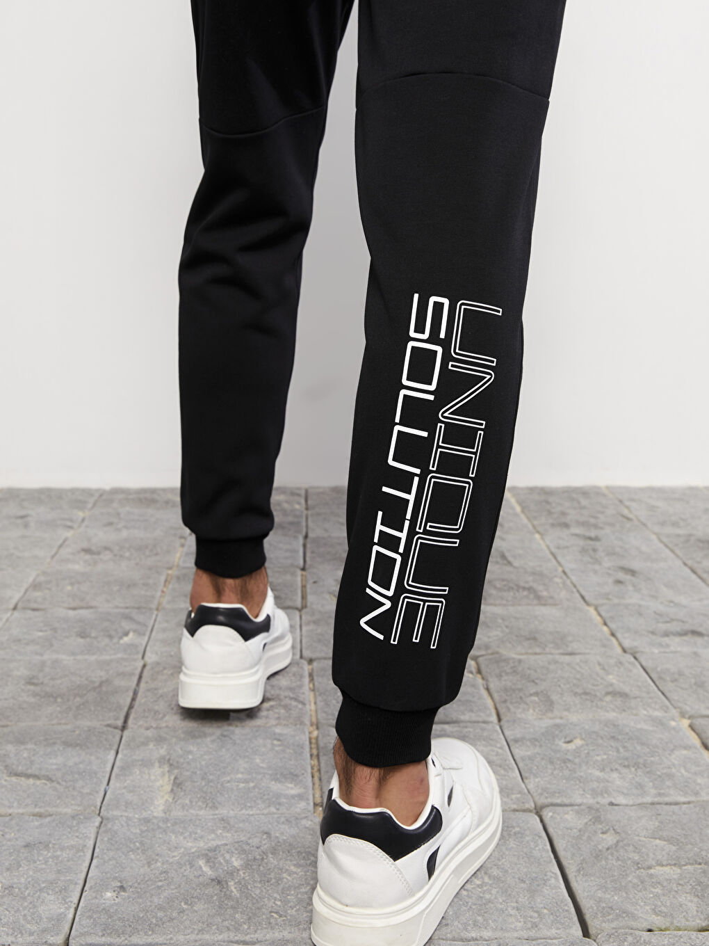 Siyah Dar Kalıp Erkek Eşofman Altı-3