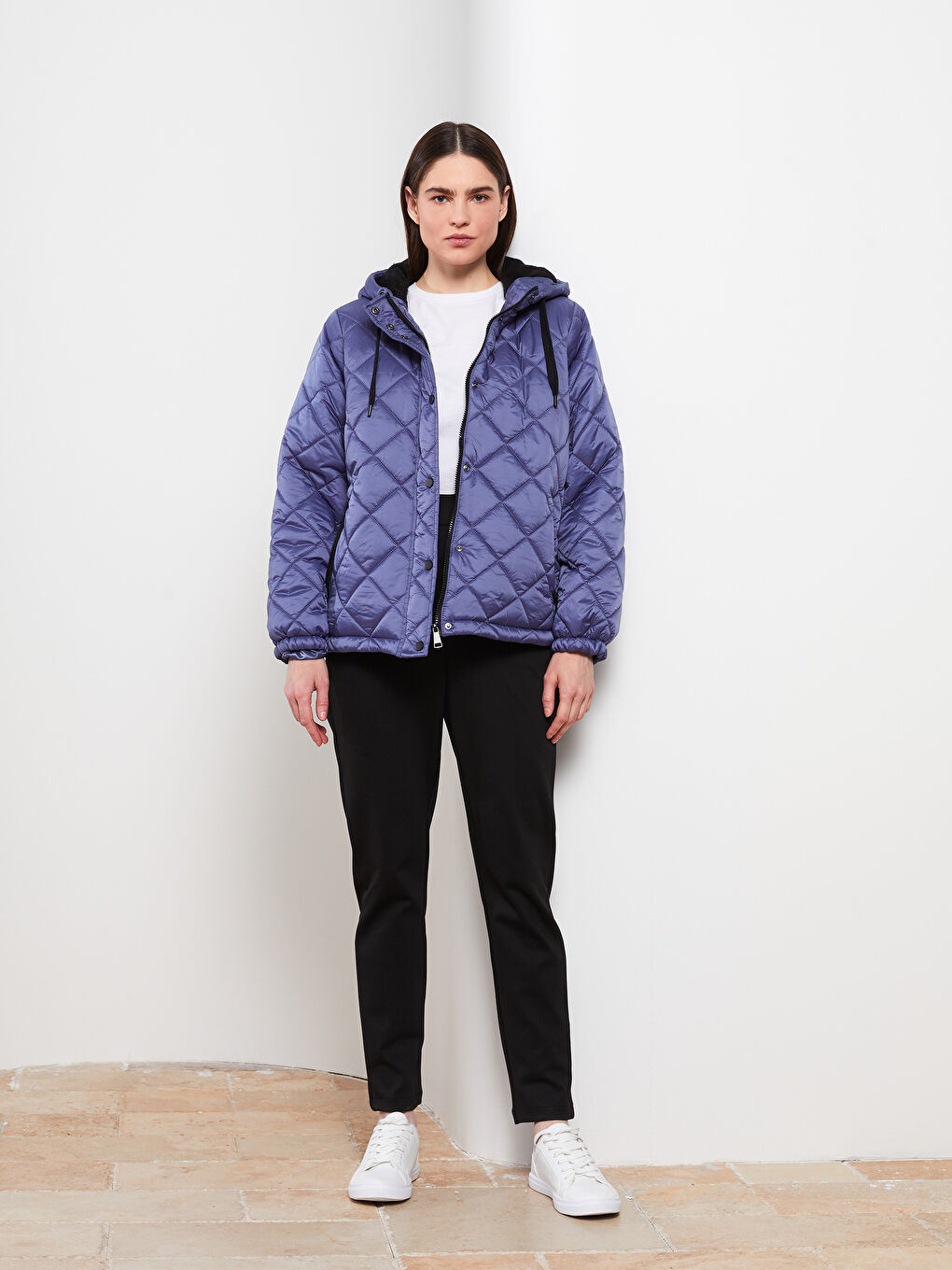 İndigo Kapüşonlu Kapitone Desenli Uzun Kollu Kadın Şişme Mont