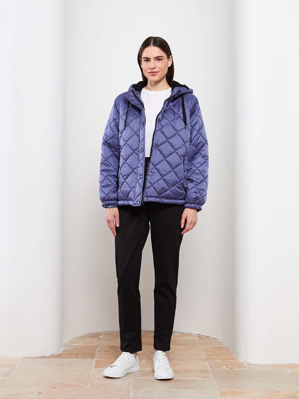 İndigo Kapüşonlu Kapitone Desenli Uzun Kollu Kadın Şişme Mont-1