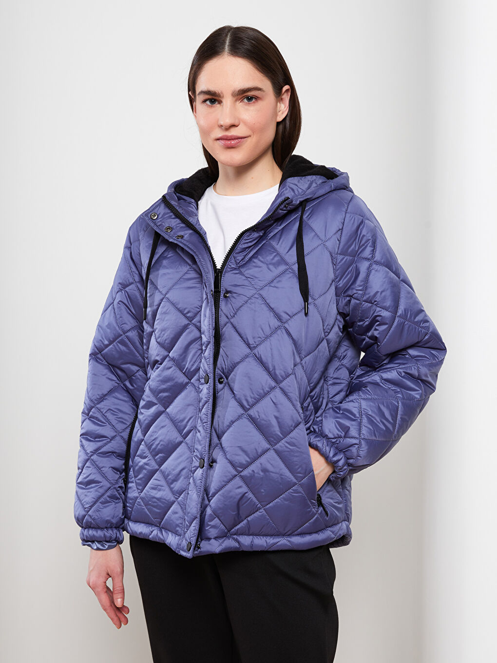 İndigo Kapüşonlu Kapitone Desenli Uzun Kollu Kadın Şişme Mont-3