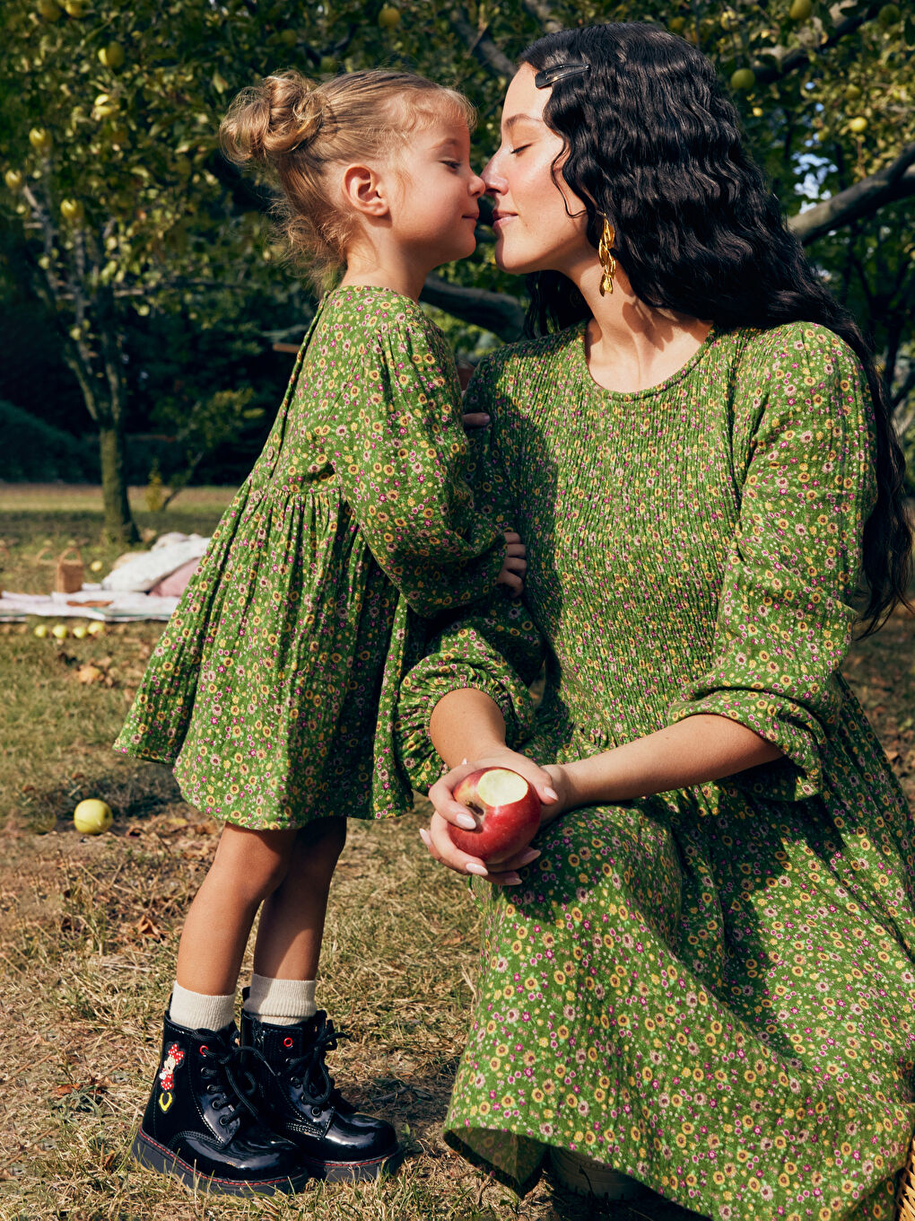 Ботинки для девочек с лицензией Минни Маус, шнуровкой и застежкой-молнией