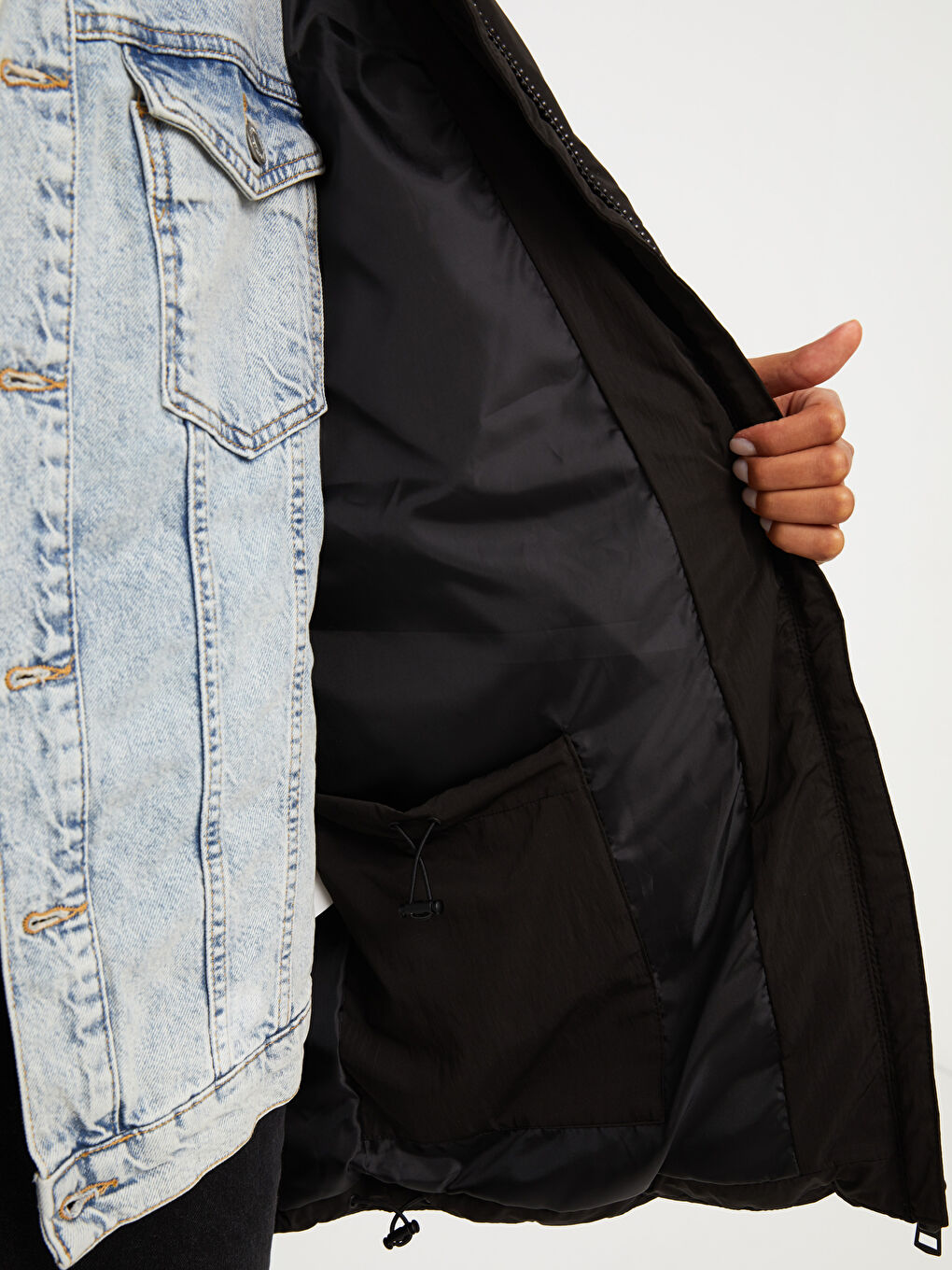 Siyah Kapüşonlu Kapitone Kadın Şişme Mont-3