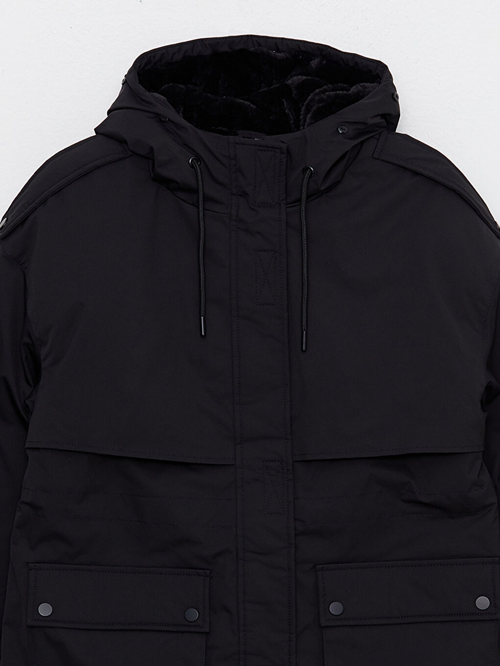 Siyah Kürk Detaylı Kapüşonlu Düz Uzun Kollu Kadın Parka-3