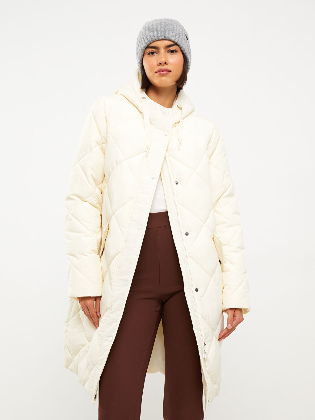 Bej Kapüşonlu Kapitone Kadın Şişme Mont-1