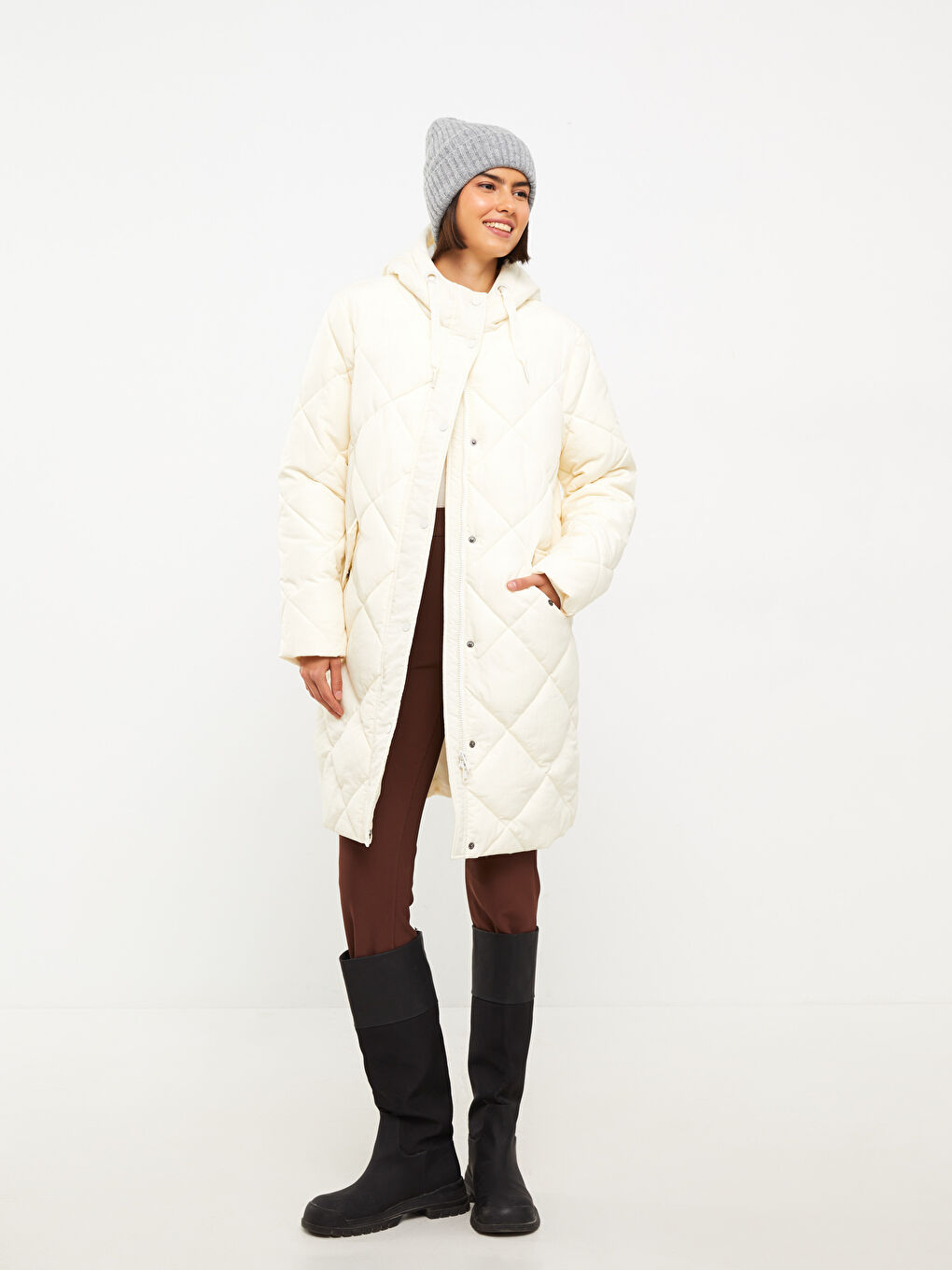 Bej Kapüşonlu Kapitone Kadın Şişme Mont-2