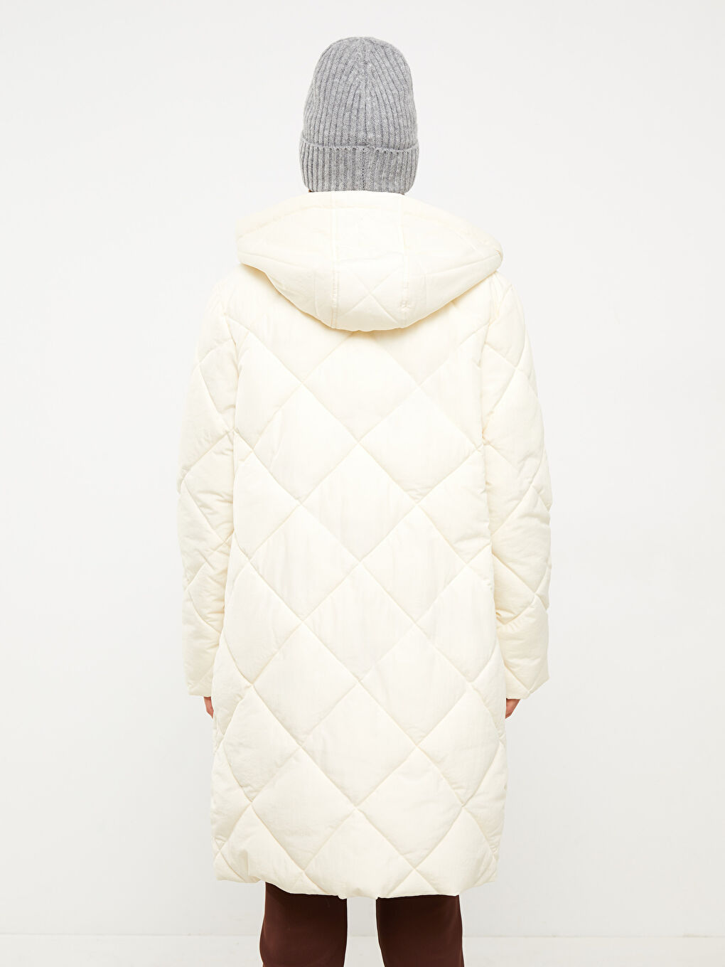 Bej Kapüşonlu Kapitone Kadın Şişme Mont-5