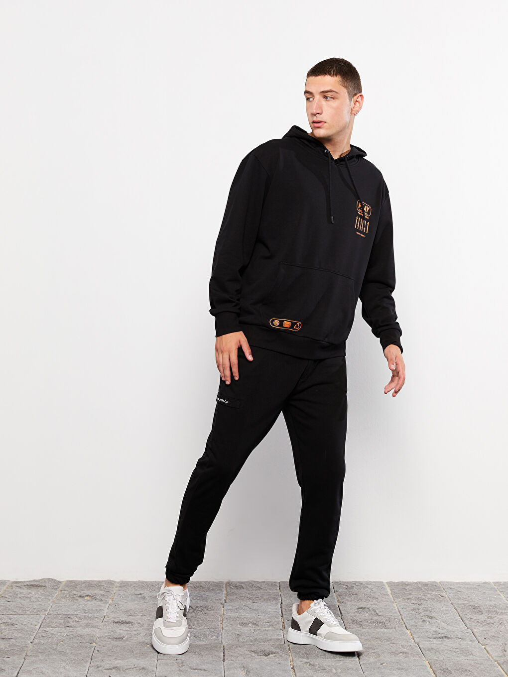 Siyah Rahat Kalıp Erkek Jogger Eşofman Altı