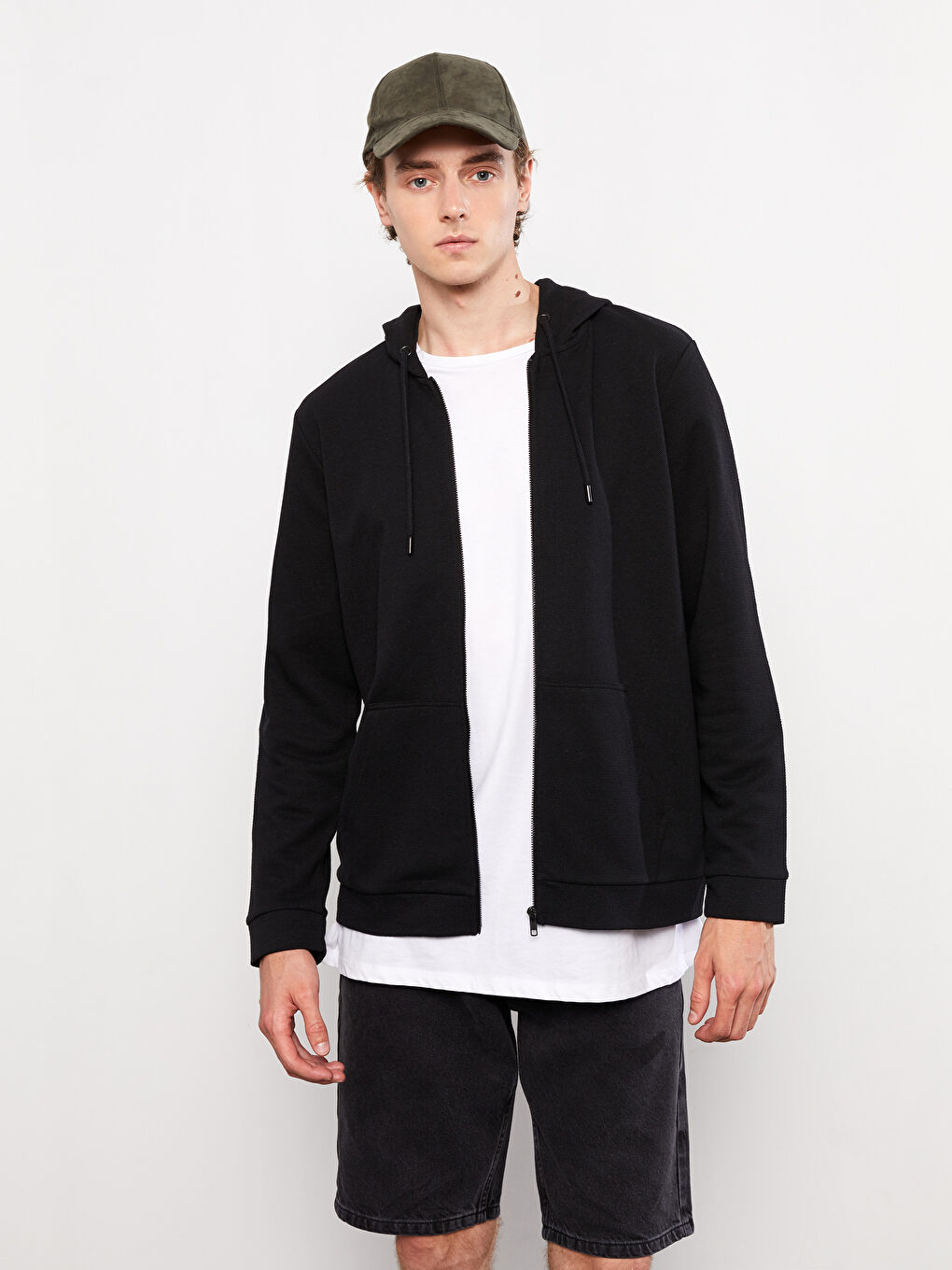 Siyah Standart Kalıp Kapüşonlu Erkek Spor Hırka-3