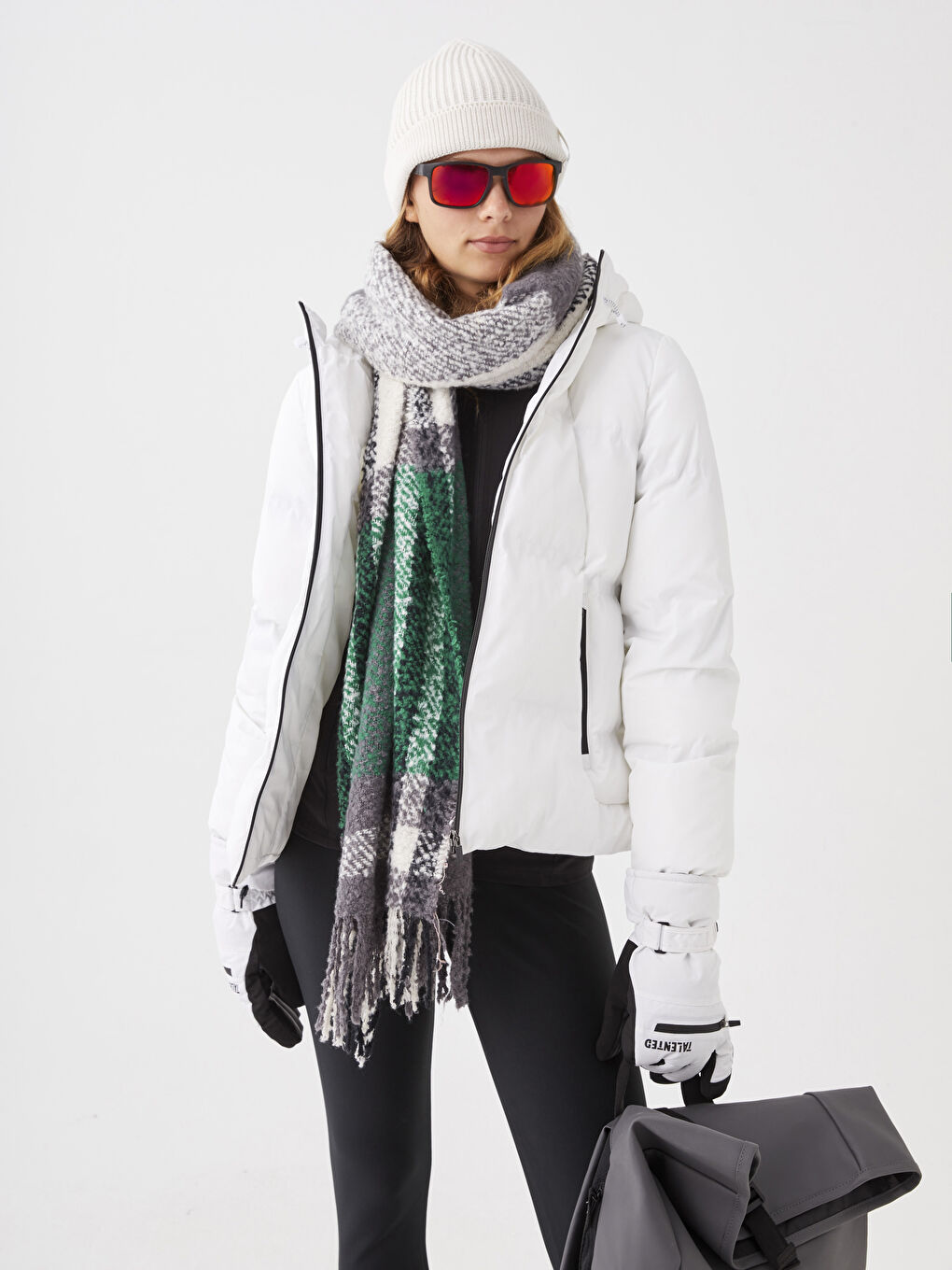 LCW OUTDOOR Women's Hooded Plain Puffer Coat -W28865Z8-RVK