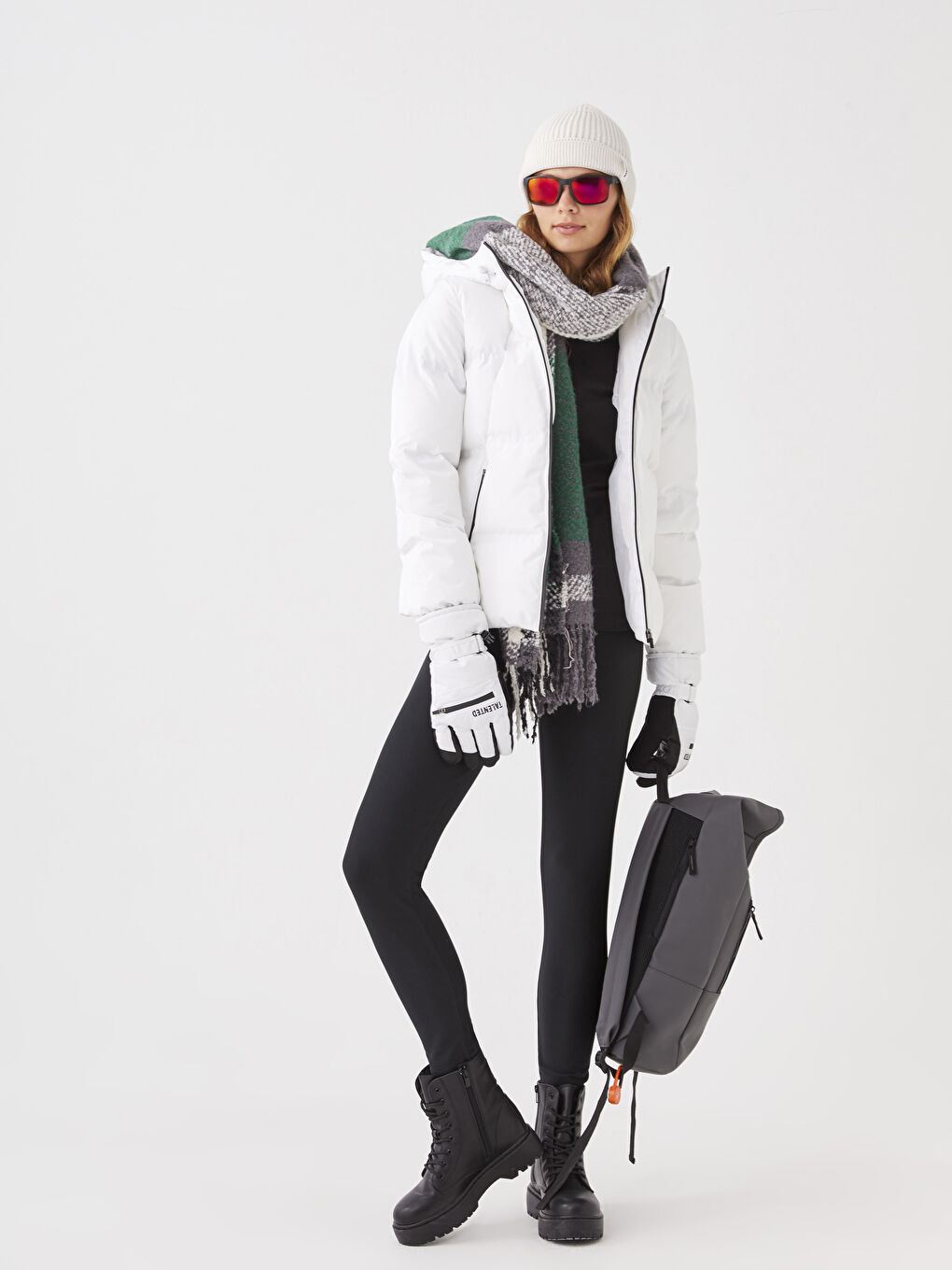 LCW OUTDOOR Women's Hooded Plain Puffer Coat -W28865Z8-RVK