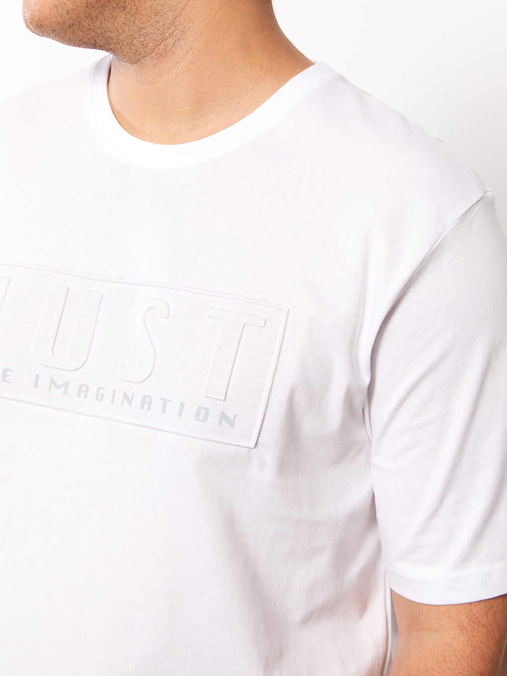 Beyaz Bisiklet Yaka Kısa Kollu Baskılı Penye Erkek Tişört-3