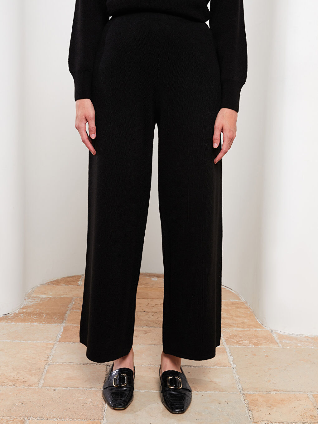 Women's Elasticated Waist Plain Knitwear Trousers-3