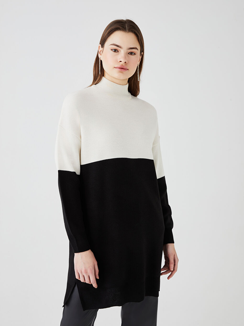 Siyah Yarım Balıkçı Yaka Renk Bloklu Uzun Kollu Kadın Triko Tunik