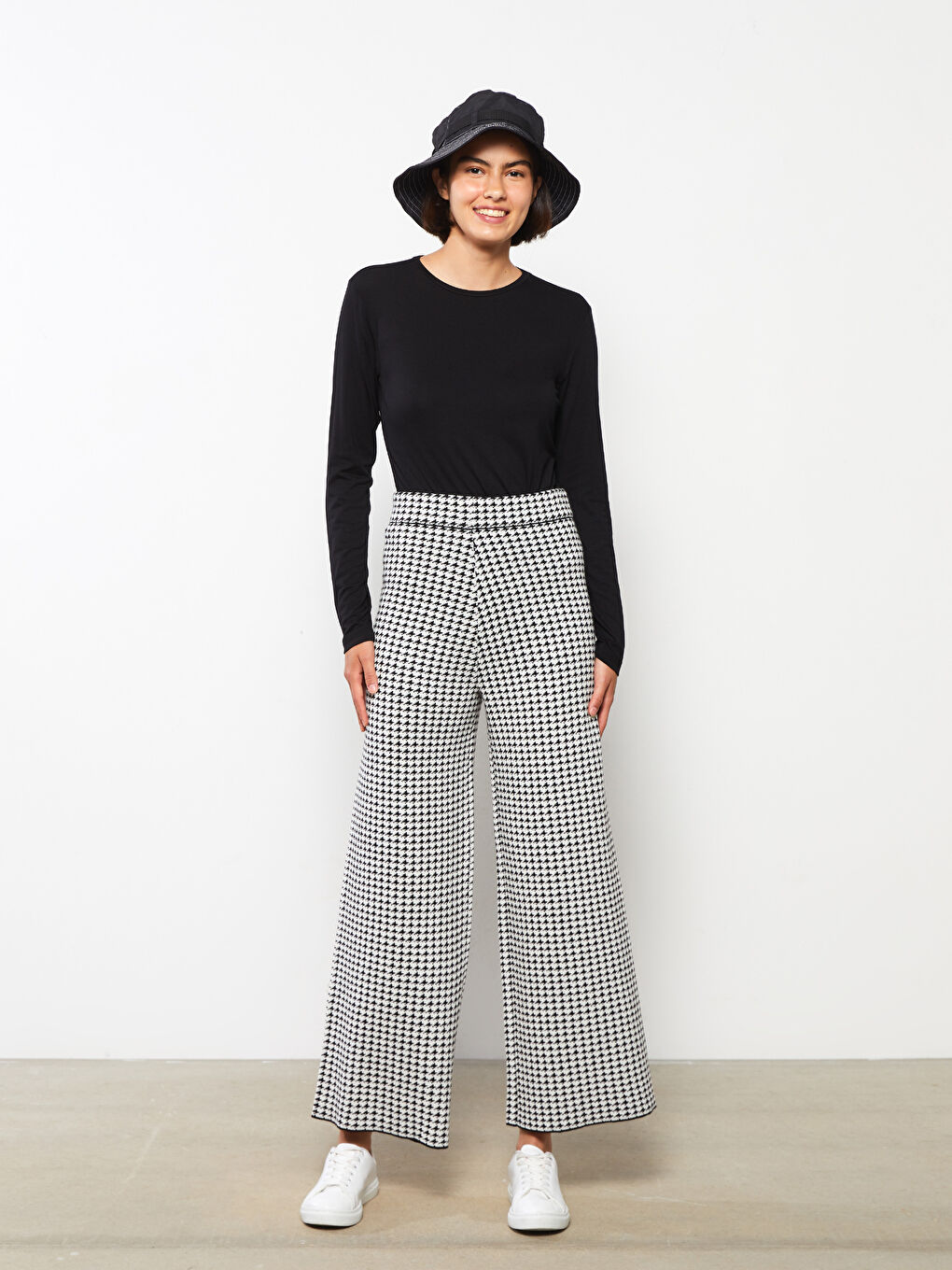 Elasticated Waist Plaid Women's Trousers-1