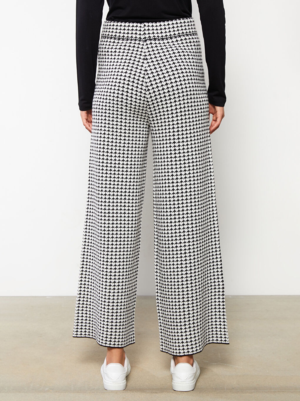 Elasticated Waist Plaid Women's Trousers-3