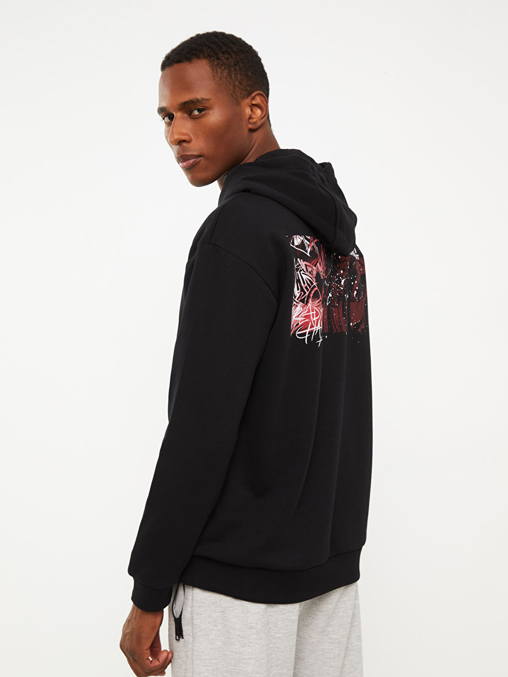 LCW Casual Siyah Uzun Kollu Baskılı Erkek Hoodie