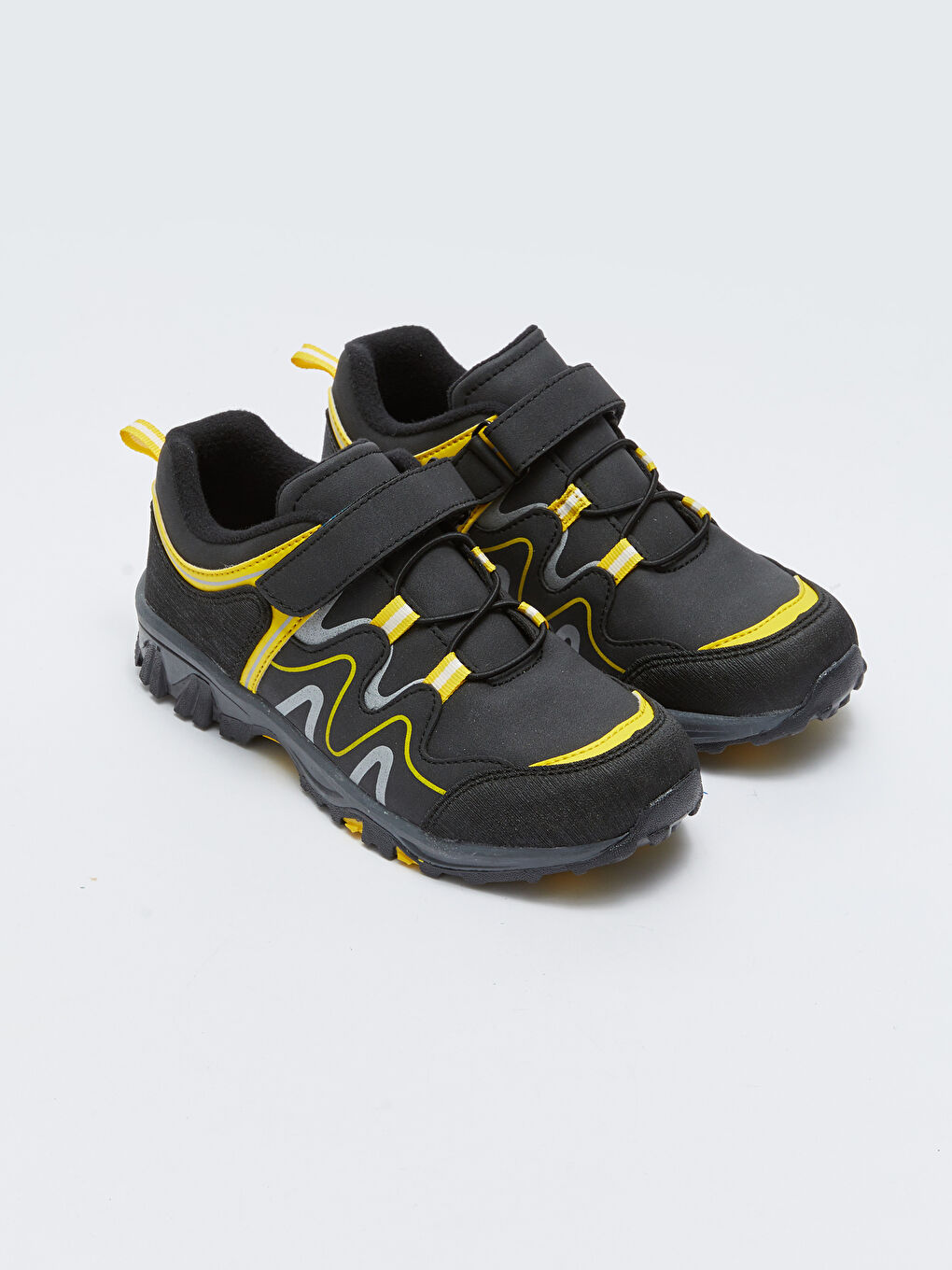 Siyah Baskılı Bağcık ve Cırt Cırtlı Erkek Çocuk Trekking Ayakkabı