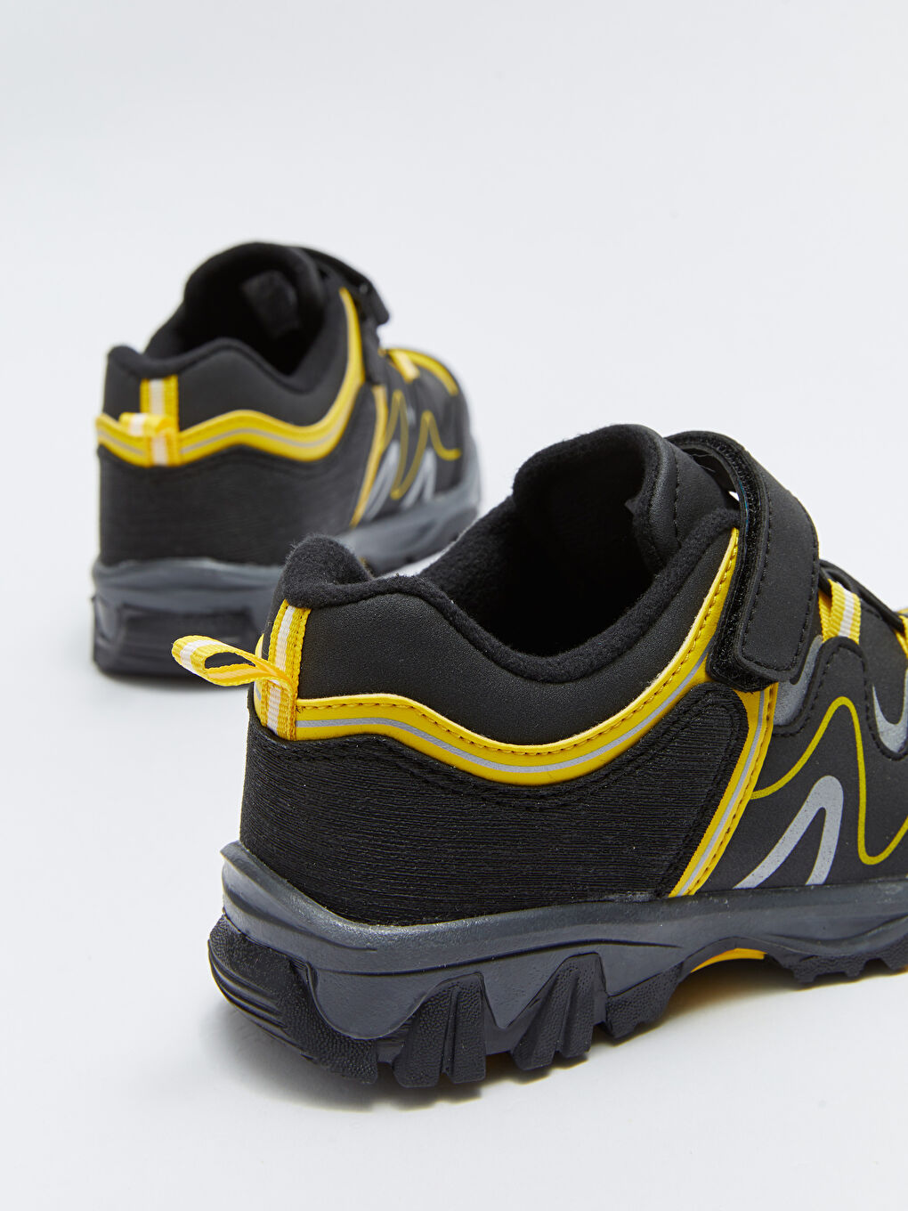 Siyah Baskılı Bağcık ve Cırt Cırtlı Erkek Çocuk Trekking Ayakkabı-4