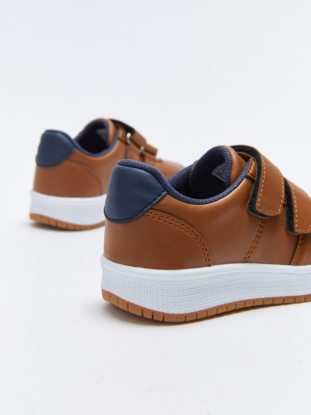 أحذية رياضية للأولاد بشريط لاصق-4