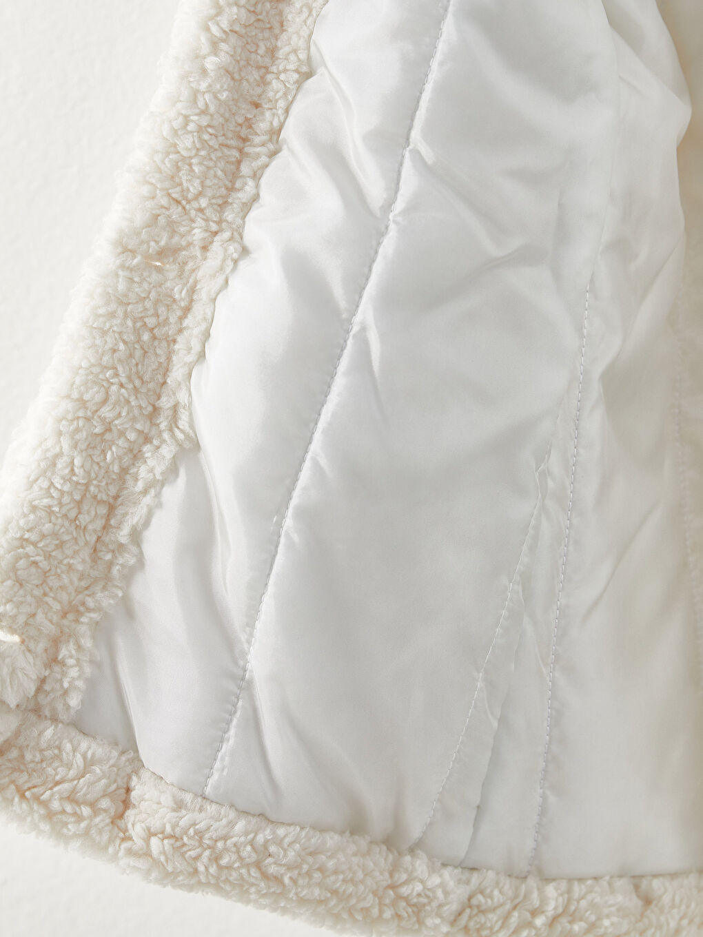 Ekru Kapüşonlu Pelüş Kız Çocuk Kaban-4