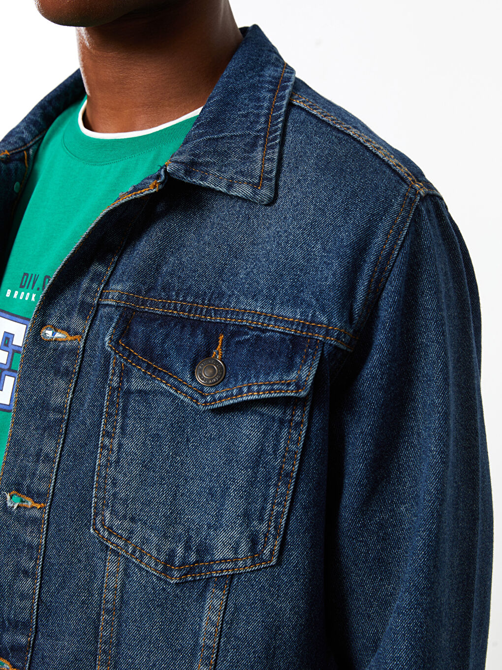 Standard Fit Men's Denim Jacket-3