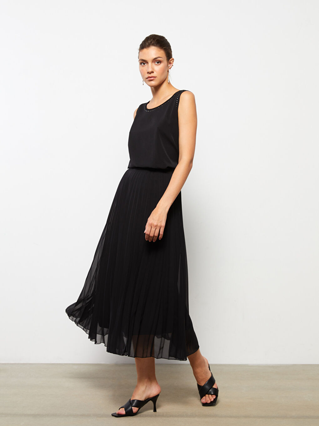 تەنورەی شیفۆنی چینکراوی بە کمرەی ئێلاستیکی بۆ ژنان-1