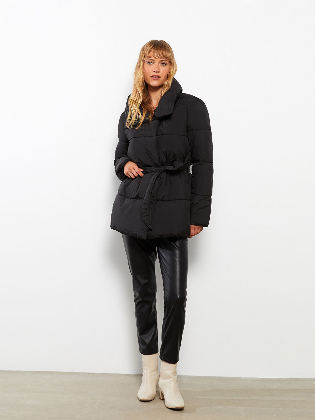 Žena CRNA Puffer jakna/napuhana deblja jakna-1
