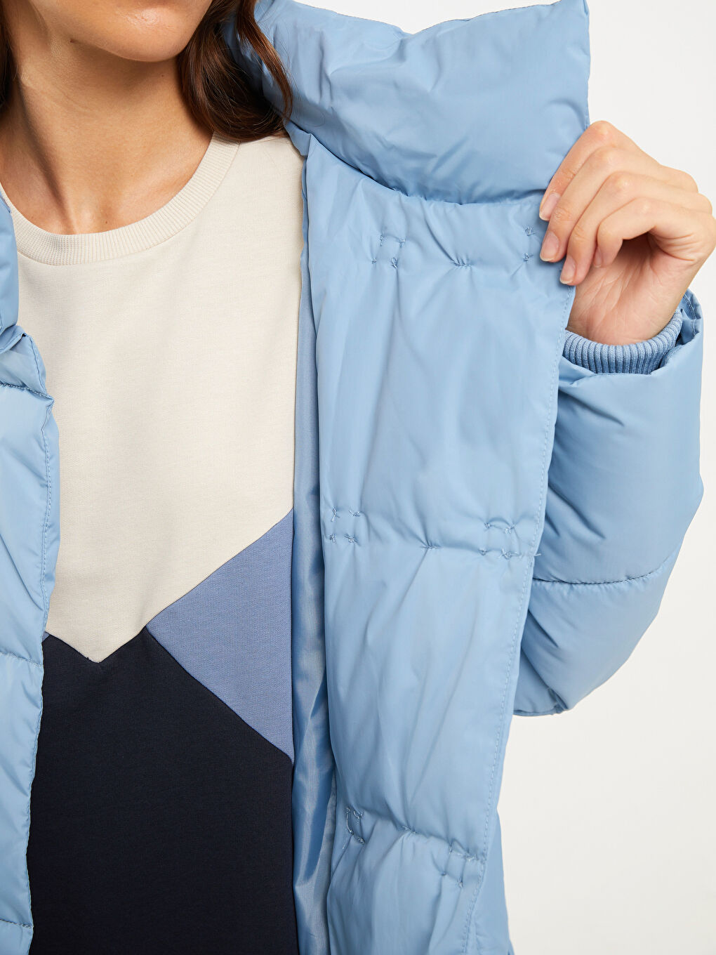 Mavi Dik Yaka Düz Uzun Kollu Kadın Şişme Mont-3