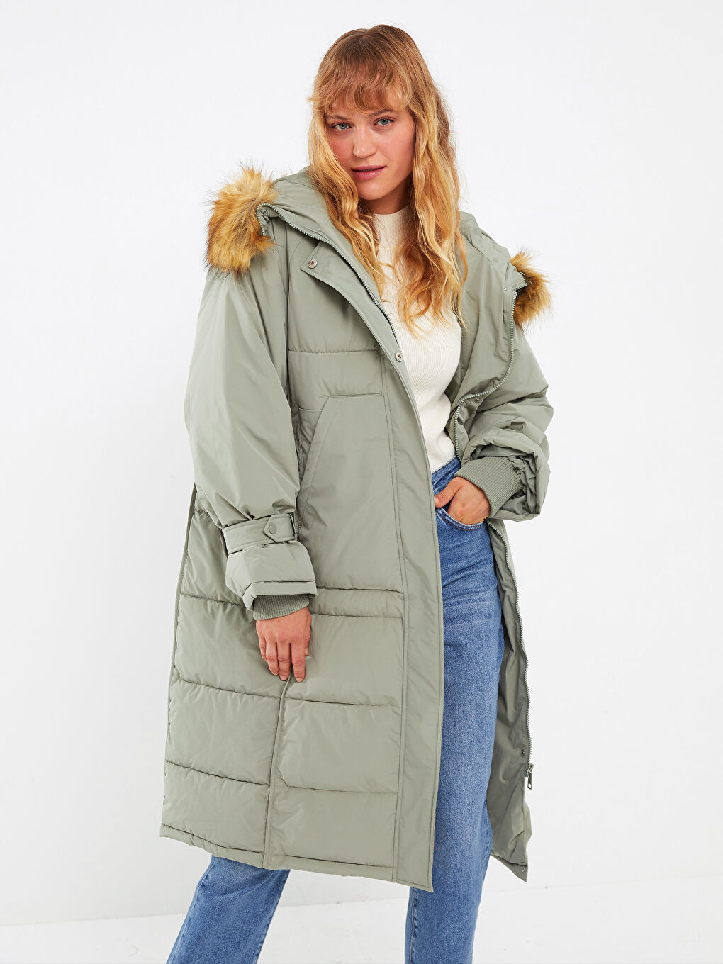 LCWAIKIKI Classic Yeşil Kadın Kapüşonlu Düz Parka - W29156Z8-SG9 | LCW
