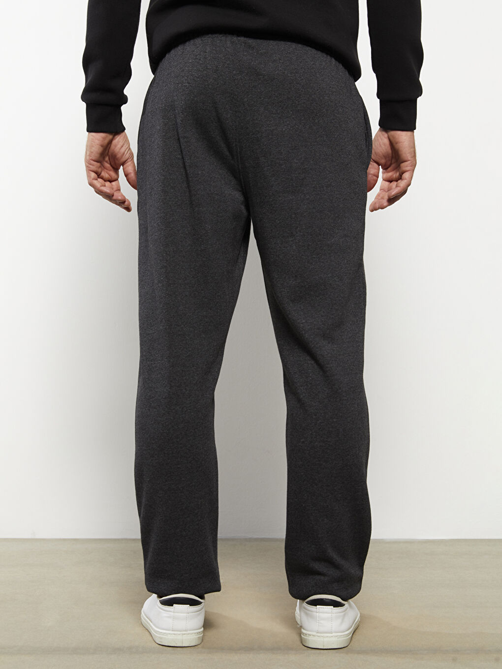 LCWAIKIKI بنەڕەتی پانتۆڵی ئارەقە خه‌ڵوزی پیاو -W29216Z8-D5D