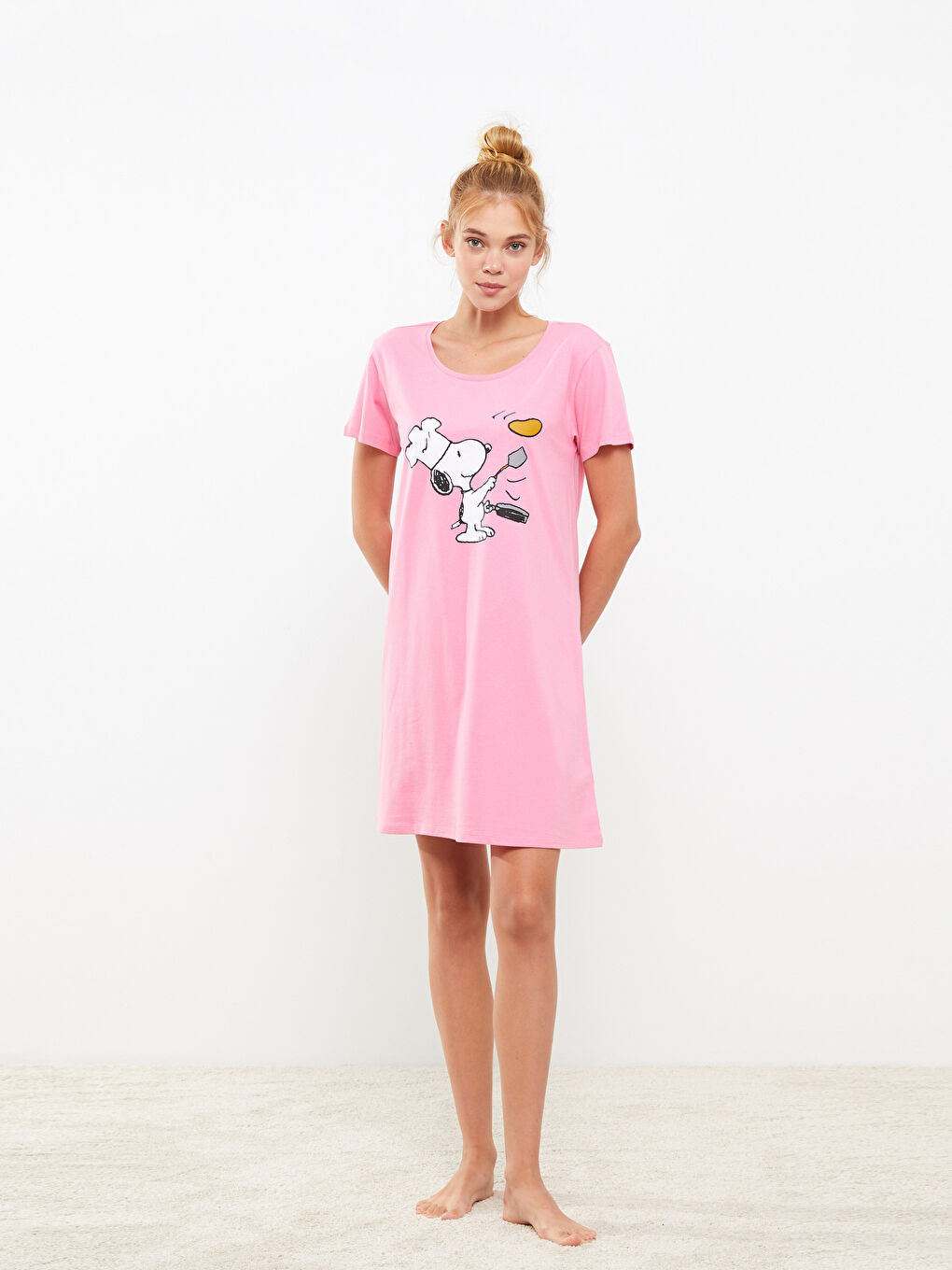 LCW DREAM Rundhalsausschnitt Snoopy Bedrucktes Kurzarm Baumwolle Nachthemd für Damen -W29234Z8-FNL