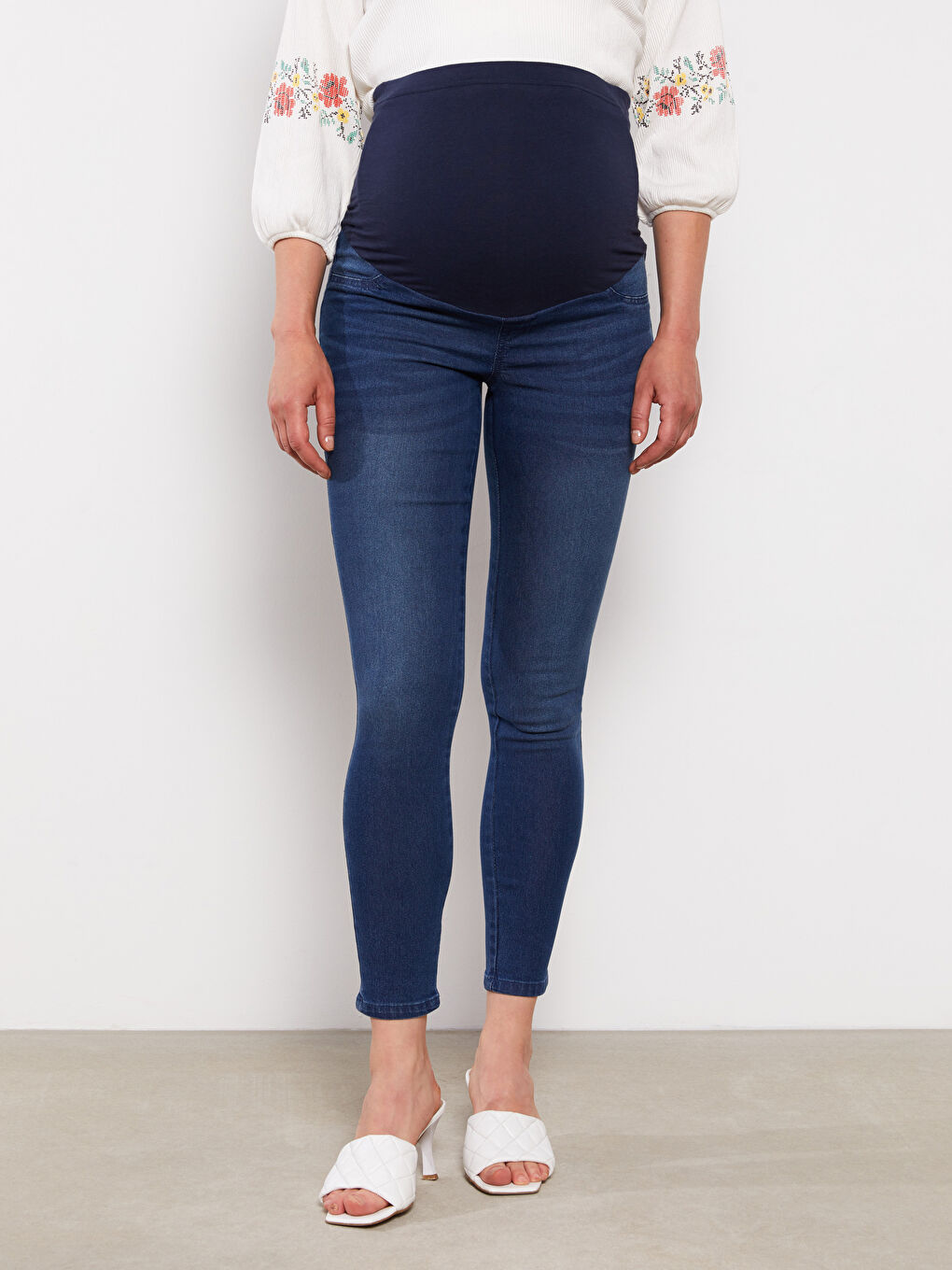 LCWAIKIKI Maternity Orta İndigo Rodeo Karın Panelli Mercury Skinny Fit Düz Hamile Rodeo Jean Pantolon - 3