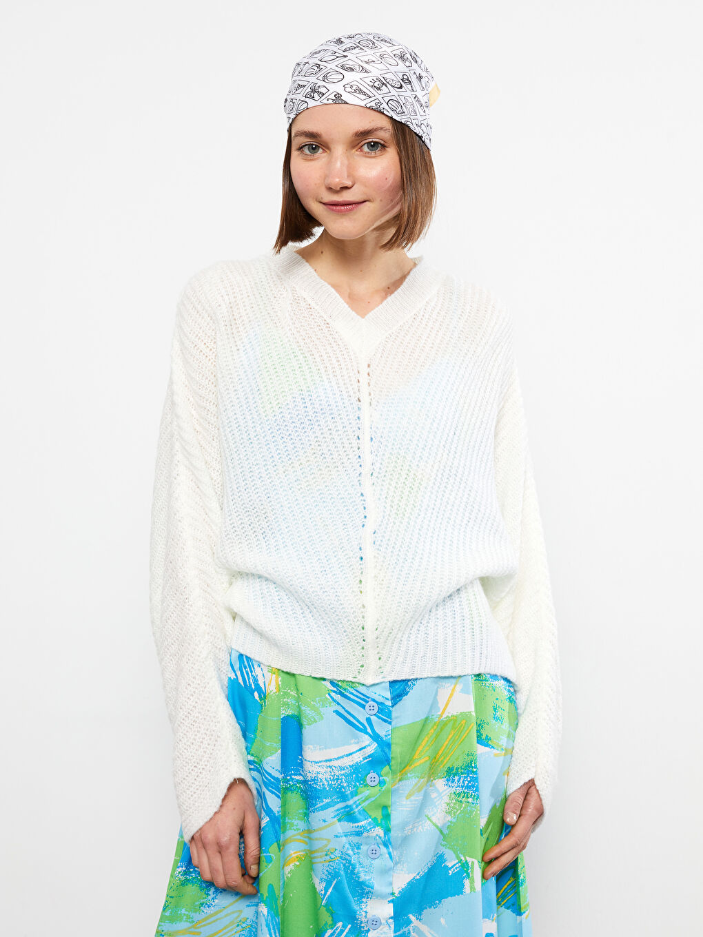 Ekru V Yaka Düz Uzun Kollu Kadın Triko Kazak-1