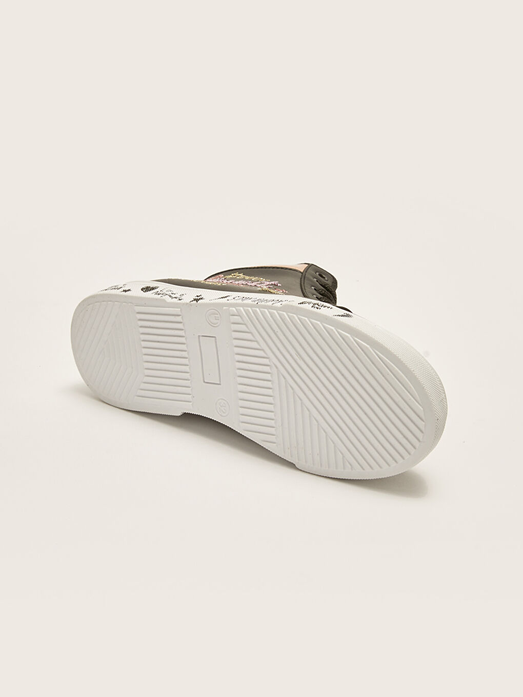 Siyah Yazı Nakışlı Kız Çocuk Bilek Boy Spor Ayakkabı-7