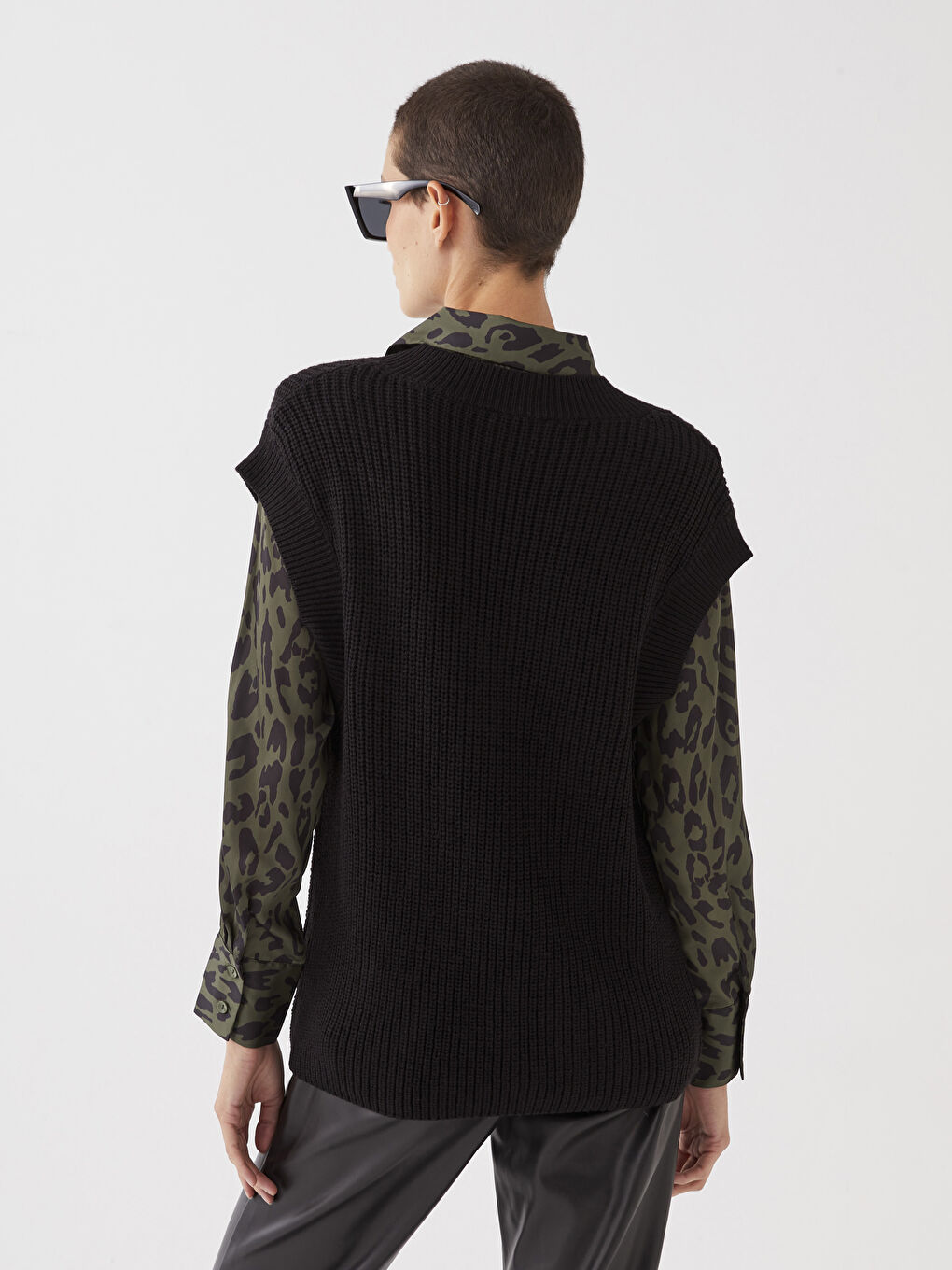 Siyah Kadın V Yaka Düz Triko Süveter-8