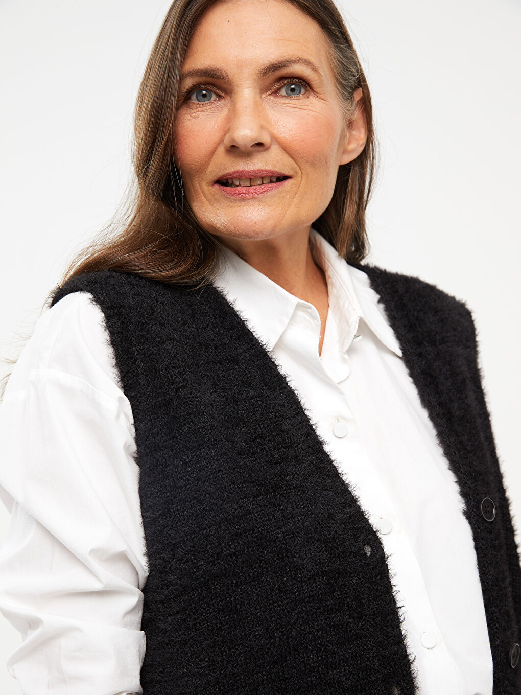 Siyah V Yaka Kadın Triko Yelek-2