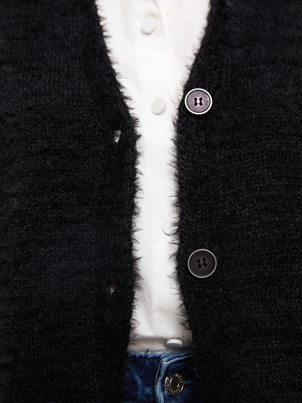 Siyah V Yaka Kadın Triko Yelek-3