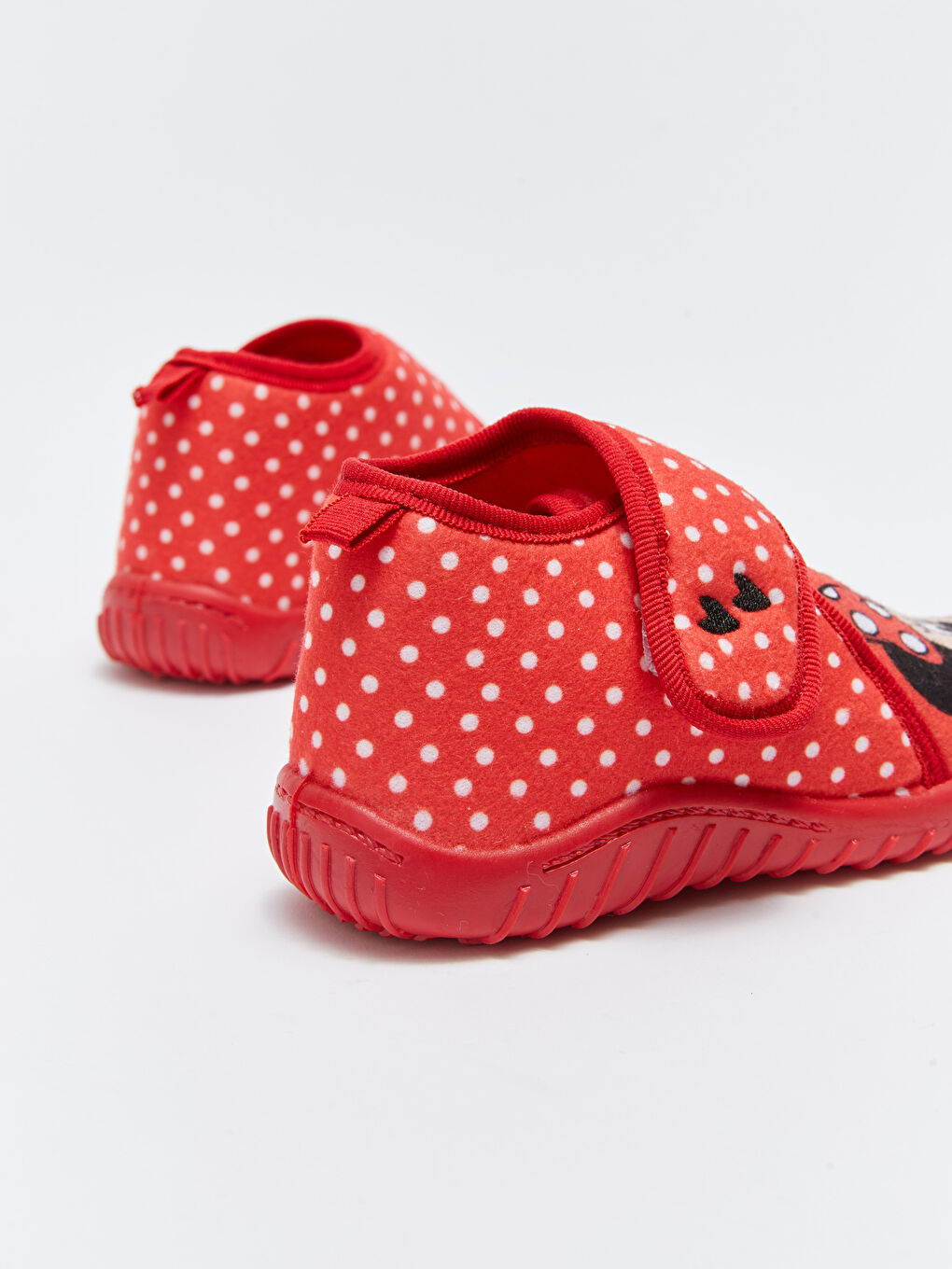 LCW STEPS Kırmızı Minnie Mouse Lisanslı Cırt Cırtlı Kız Bebek Panduf - 4