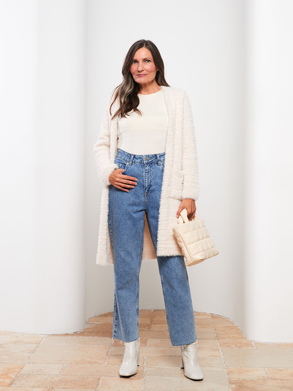 Bej V Yaka Kadın Triko Hırka-2