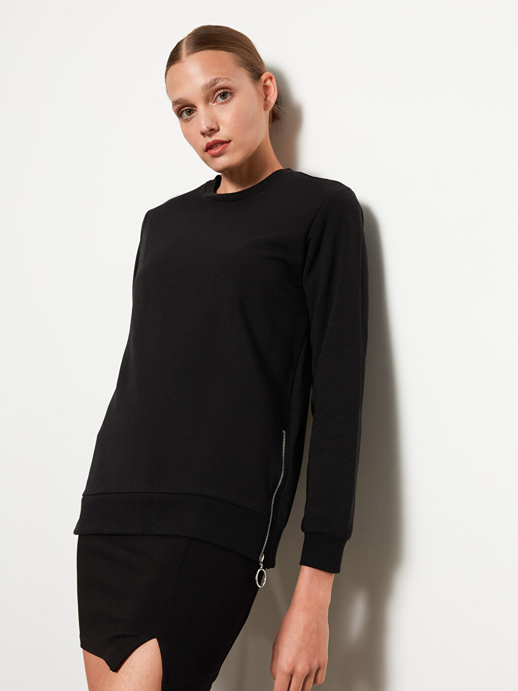 Crew Neck Plain Long Sleeve Women's Sweatshirt-1