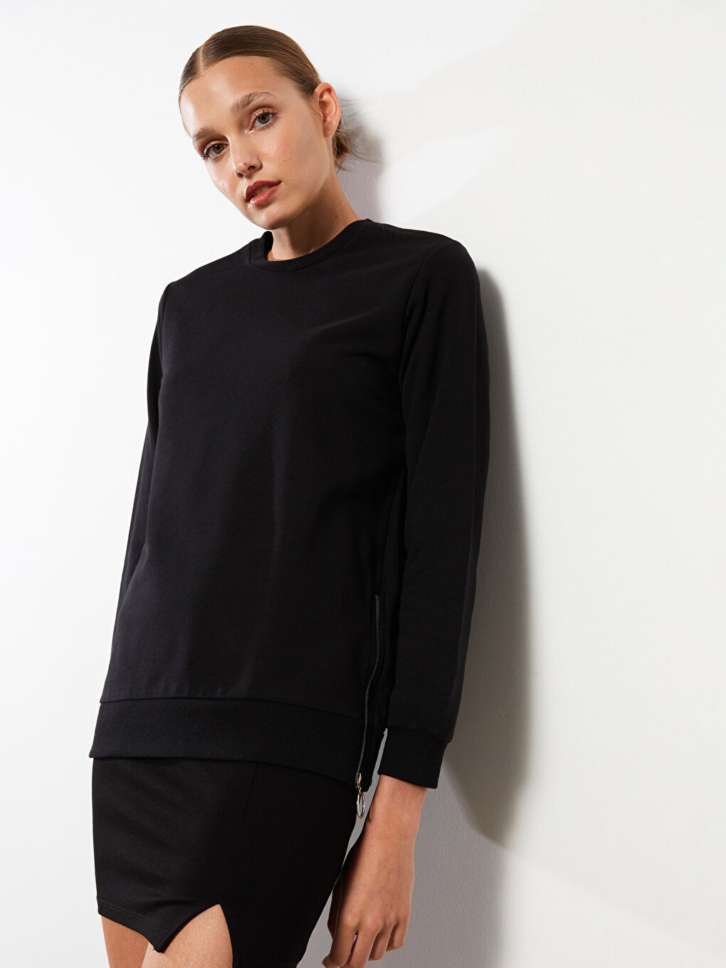 Crew Neck Plain Long Sleeve Women's Sweatshirt-2