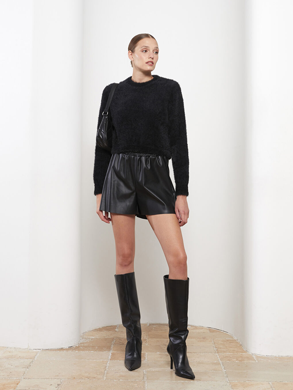 Siyah Bisiklet Yaka Düz Uzun Kollu Kadın Triko Kazak-2