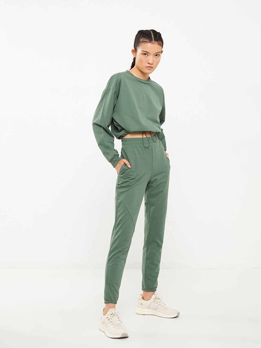 بنطلون رياضي سادة بخصر مرن للسيدات