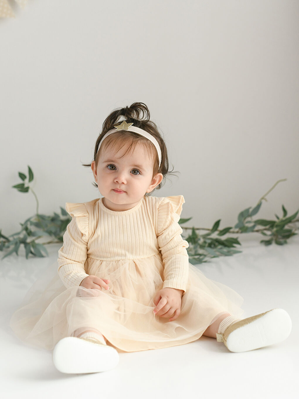 Sarı Sim Detaylı Kız Bebek Yürüme Öncesi Ayakkabı ve Saç Bandı