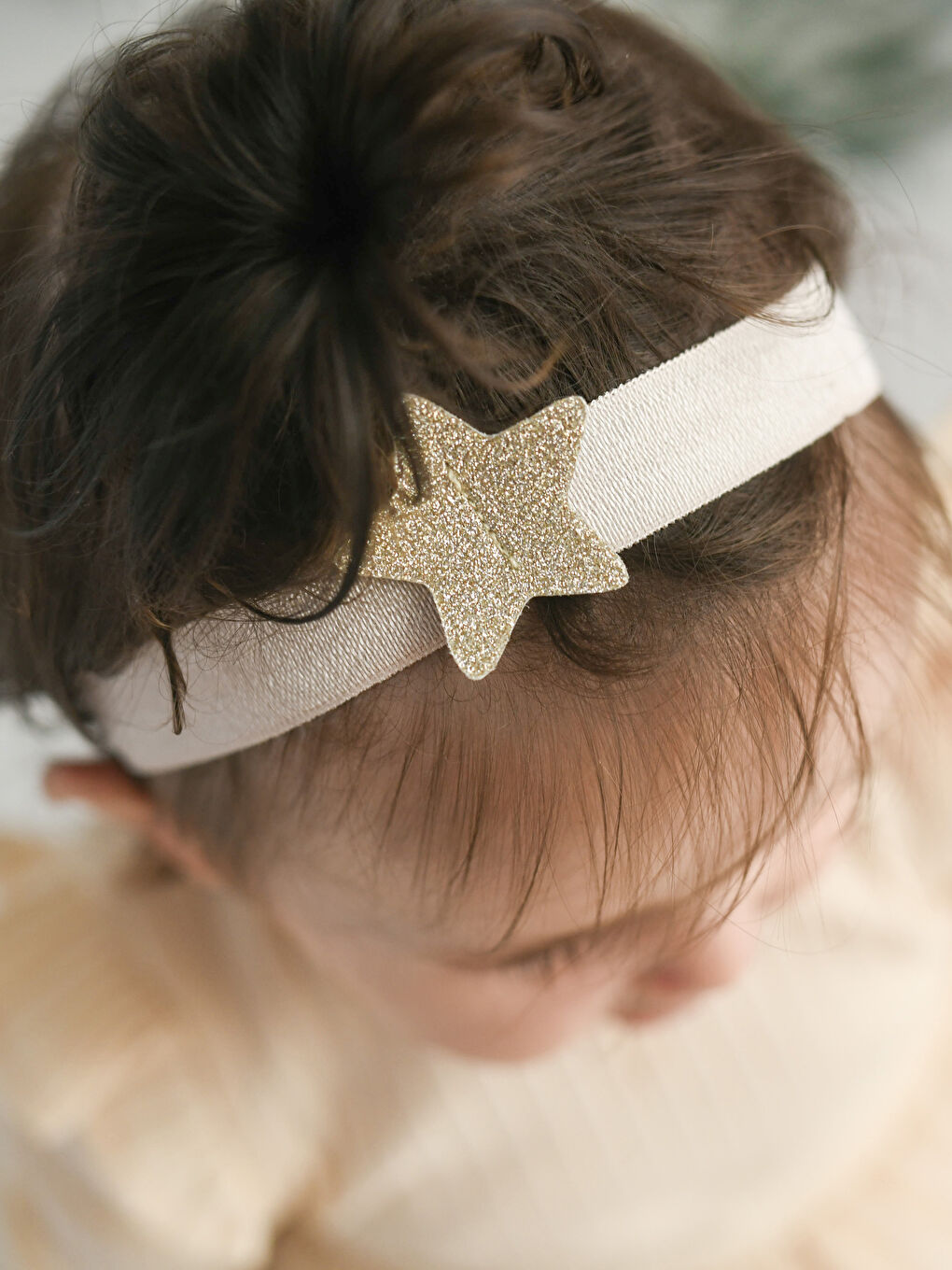 Sarı Sim Detaylı Kız Bebek Yürüme Öncesi Ayakkabı ve Saç Bandı-1