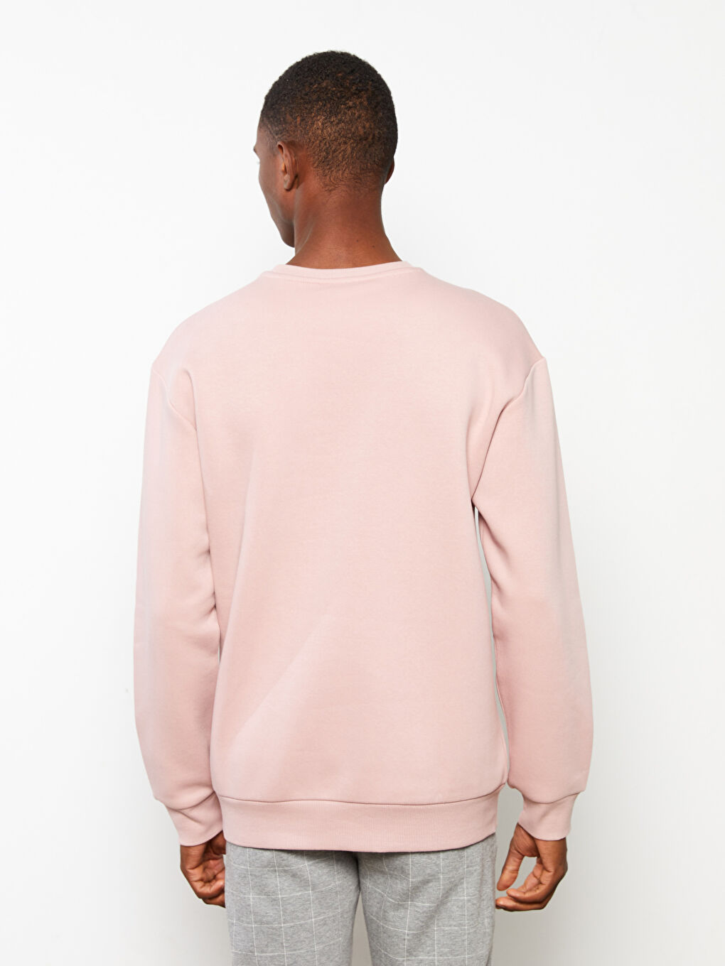 LCW Casual Pembe Bisiklet Yaka Uzun Kollu Nakışlı Erkek Kalın Sweatshirt - 4