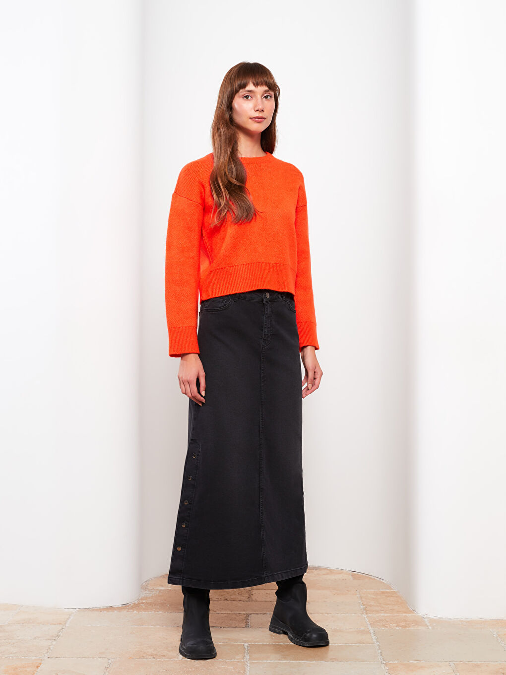 Siyah Kadın Çıtçıt Detaylı Düz  Jean Etek-1