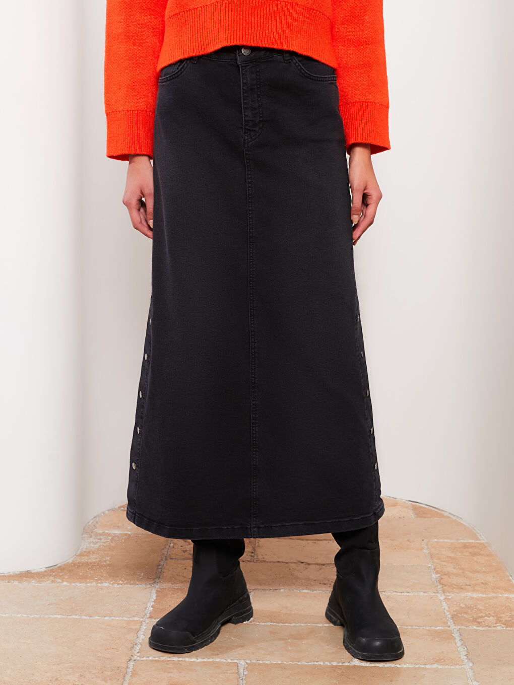 Siyah Kadın Çıtçıt Detaylı Düz  Jean Etek-3