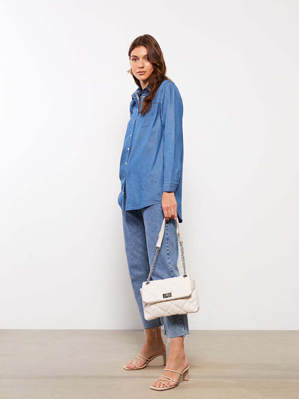 Ekru Deri Görünümlü Kapitoneli Kadın Baget Çanta-1