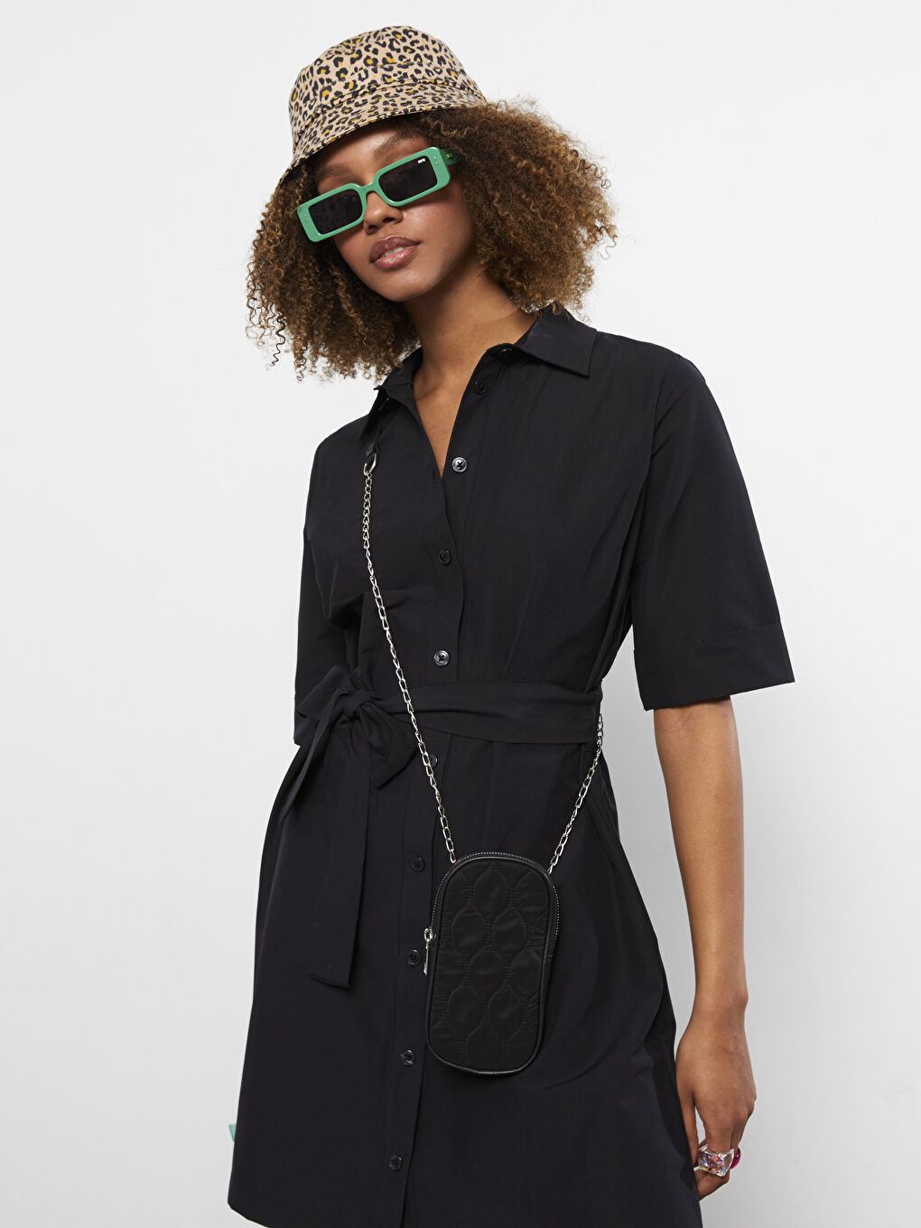 Siyah Zincir Askılı Kadın Telefon Çantası